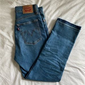 Levi’s womens wedgie straight jeans